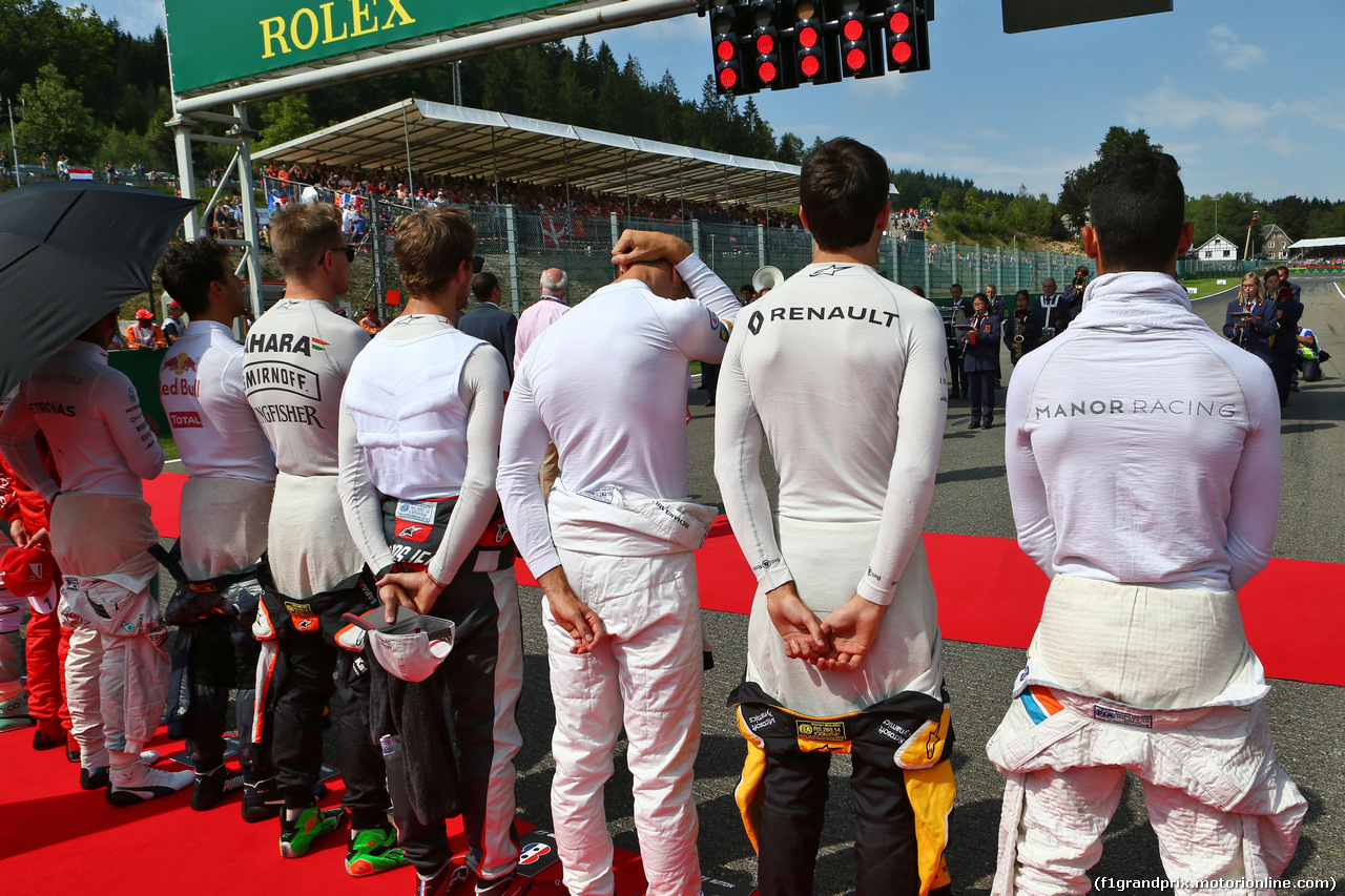 GP BELGIO, Jolyon Palmer (GBR) Renault Sport F1 Team as the grid observes the national anthem.
28.08.2016. Gara