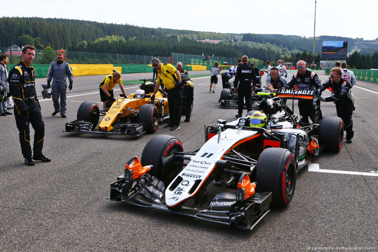 GP BELGIO, Sergio Perez (MEX) Sahara Force India F1 VJM09 on the grid.
28.08.2016. Gara