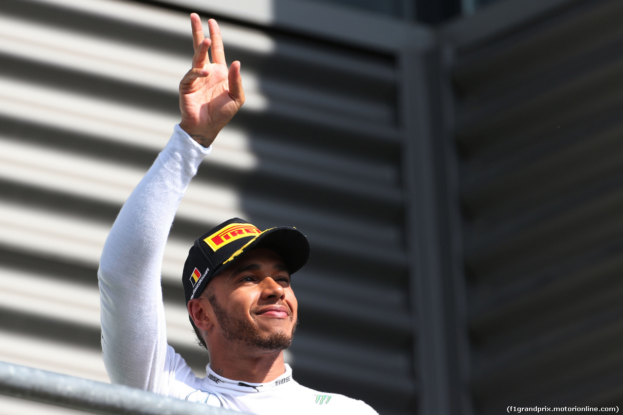 GP BELGIO, Lewis Hamilton (GBR) Mercedes AMG F1 celebrates his third position on the podium.
28.08.2016. Gara