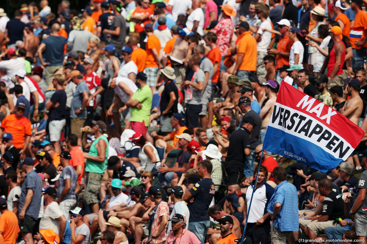 GP BELGIO, Fans e a flag for Max Verstappen (NLD) Red Bull Racing.
28.08.2016. Gara