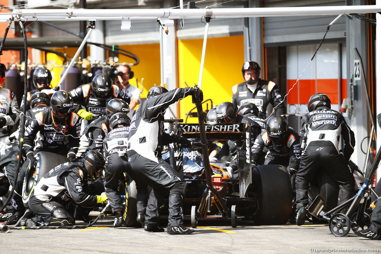 GP BELGIO, Nico Hulkenberg (GER) Sahara Force India F1 VJM09 makes a pit stop.
28.08.2016. Gara