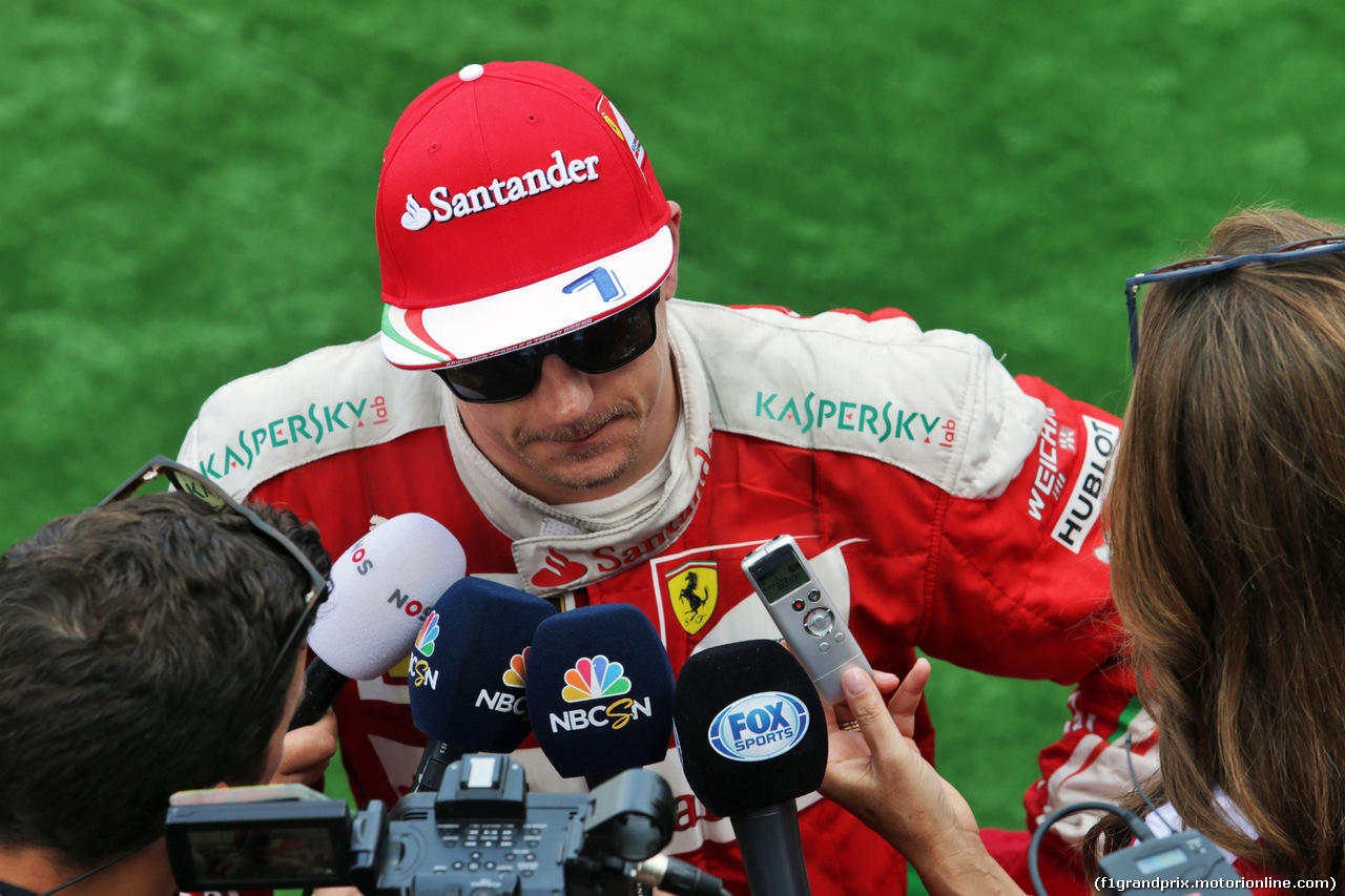 GP BELGIO, Kimi Raikkonen (FIN) Ferrari with the media.
28.08.2016. Gara