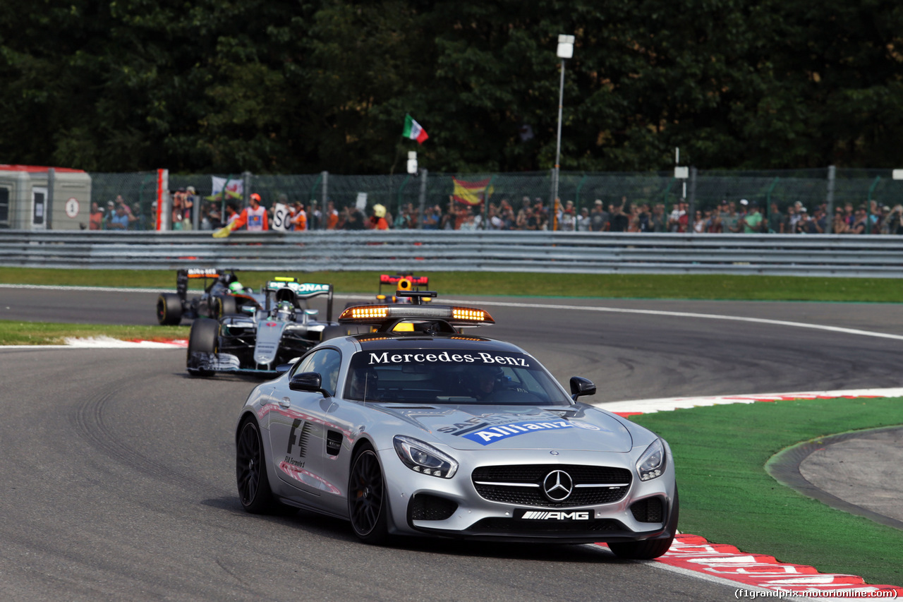 GP BELGIO, Nico Rosberg (GER) Mercedes AMG F1 W07 Hybrid davanti a behind the FIA Safety Car.
28.08.2016. Gara