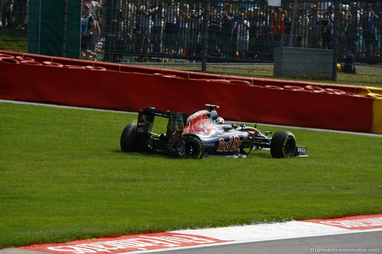 GP BELGIO, 28.08.2016 - Gara, Carlos Sainz Jr (ESP) Scuderia Toro Rosso STR11 retires from the race