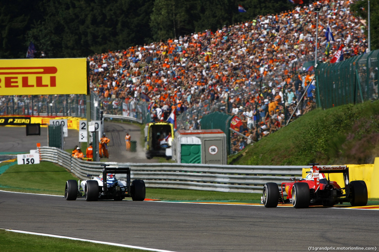 GP BELGIO, 28.08.2016 - Gara, Felipe Massa (BRA) Williams FW38 e Sebastian Vettel (GER) Ferrari SF16-H