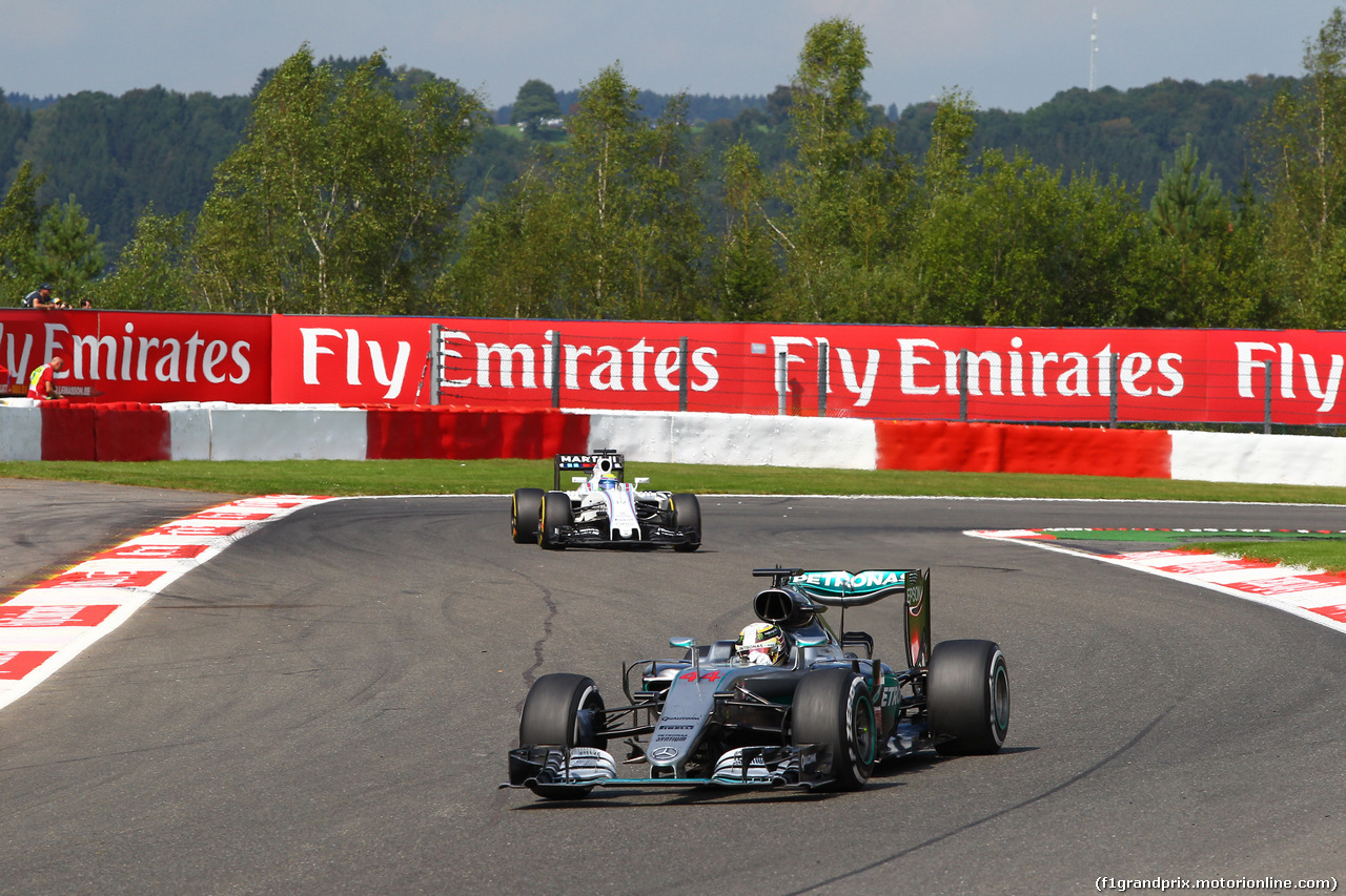 GP BELGIO, 28.08.2016 - Gara, Lewis Hamilton (GBR) Mercedes AMG F1 W07 Hybrid e Felipe Massa (BRA) Williams FW38