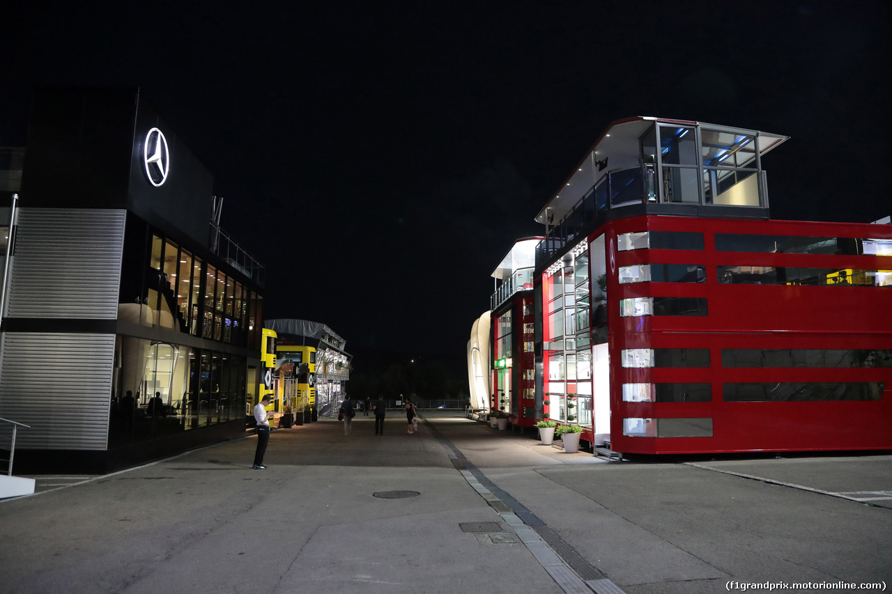 GP BELGIO, 28.08.2016 - Gara, The Paddock at night
