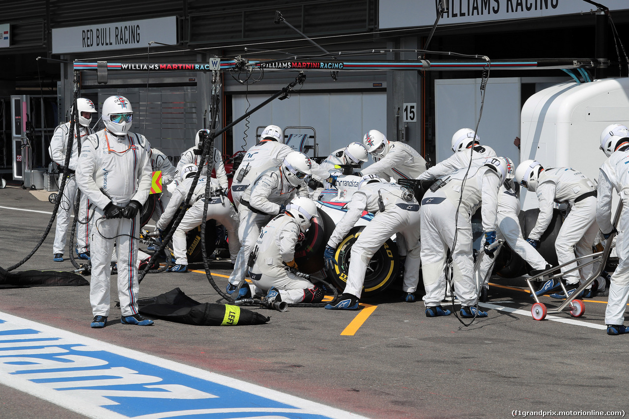 GP BELGIO, 28.08.2016 - Gara, Pit stop, Valtteri Bottas (FIN) Williams FW38