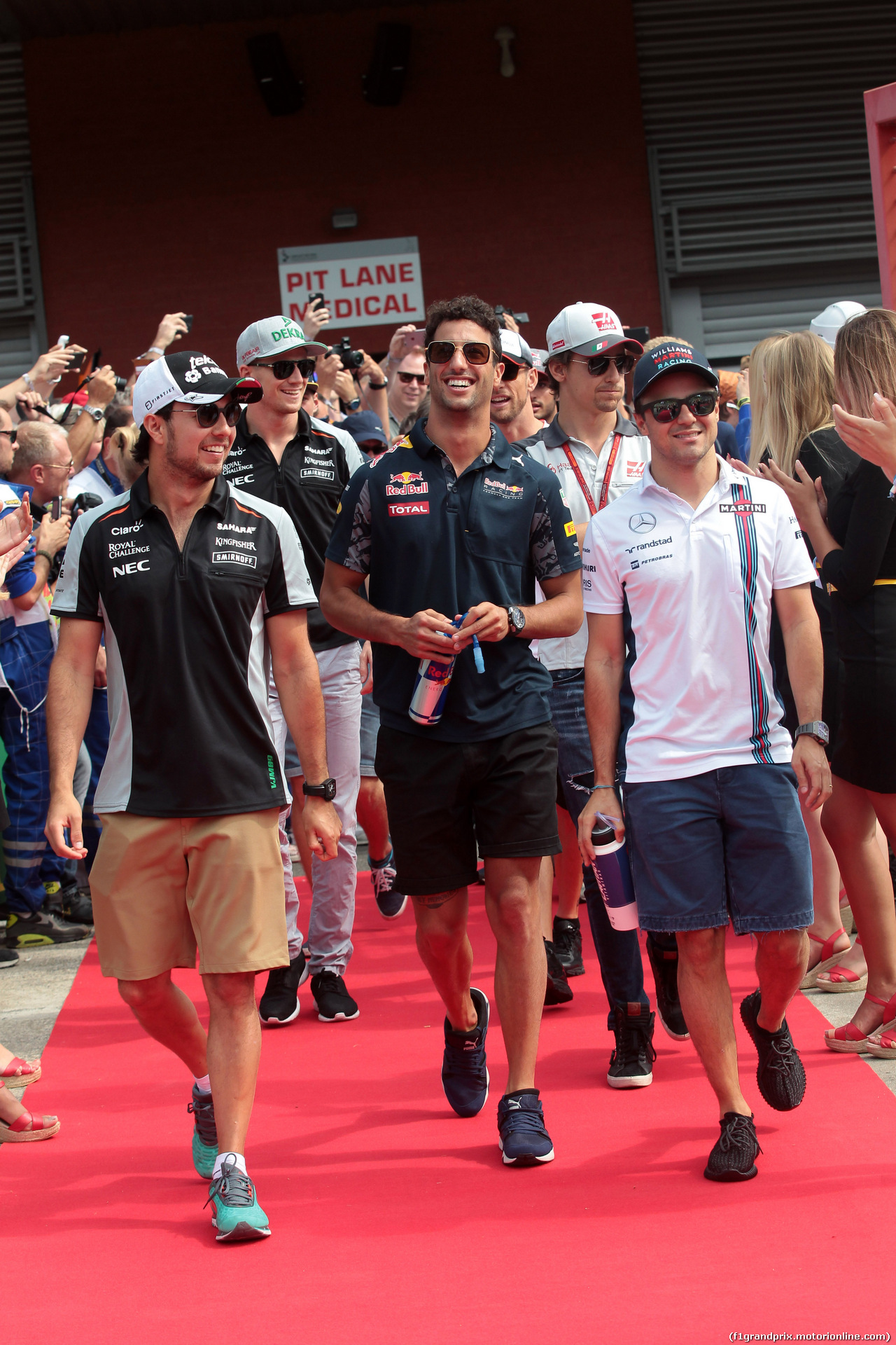 GP BELGIO, 28.08.2016 - Sergio Perez (MEX) Sahara Force India F1 VJM09, Daniel Ricciardo (AUS) Red Bull Racing RB12 e Felipe Massa (BRA) Williams FW38