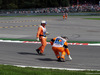 GP BELGIO, Marshals clear debris from the circuit.
28.08.2016. Gara