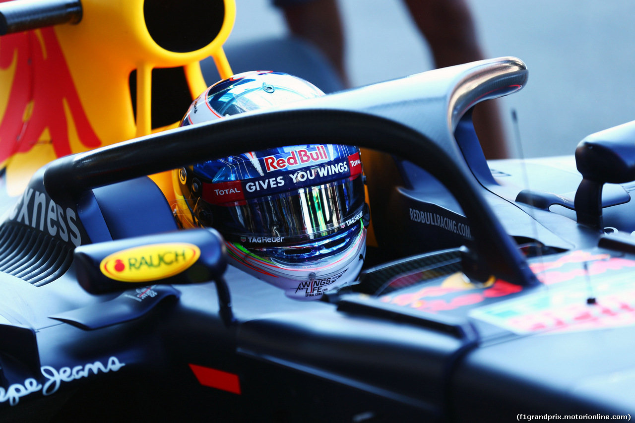 GP BELGIO, Daniel Ricciardo (AUS) Red Bull Racing RB12 running the Halo cockpit cover.
26.08.2016. Prove Libere 1