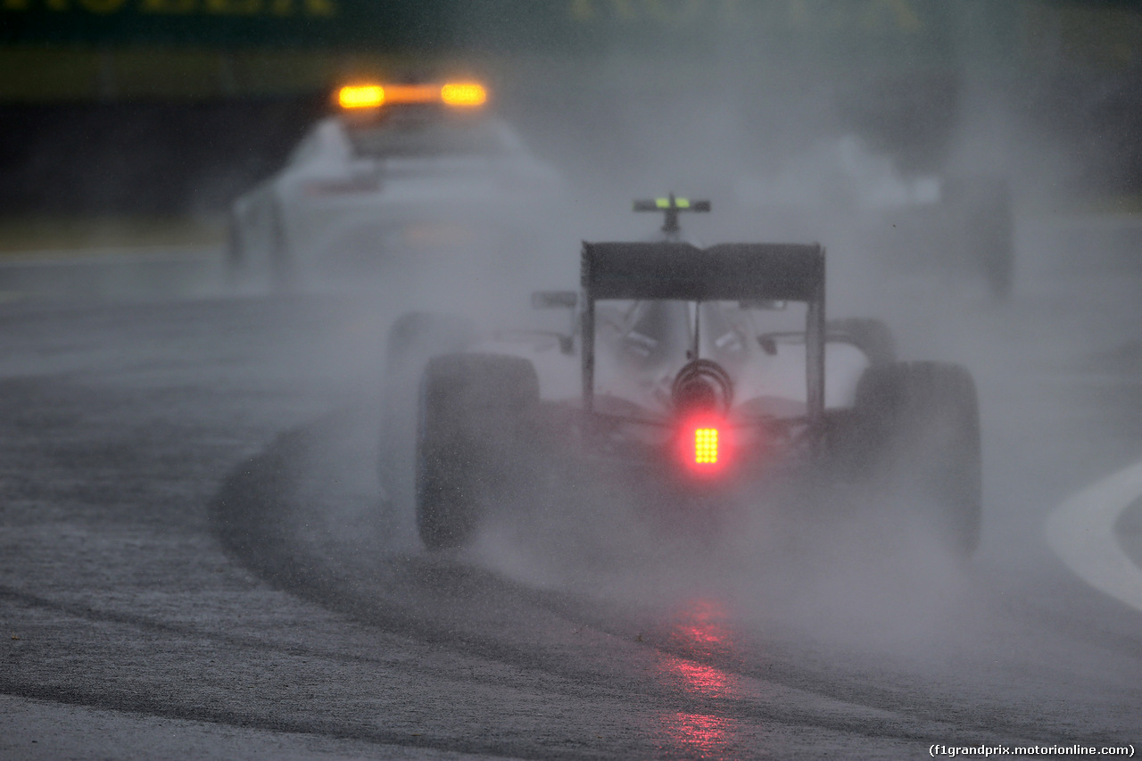 GP BRASILE, 13.11.2016 - Gara, Nico Rosberg (GER) Mercedes AMG F1 W07 Hybrid