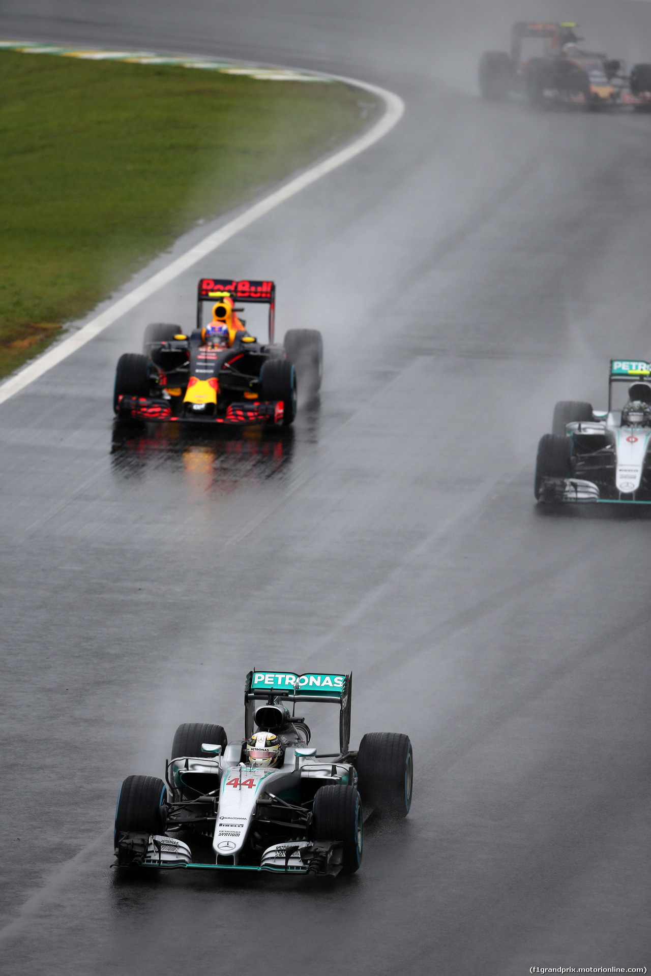 GP BRASILE, 13.11.2016 - Gara, Lewis Hamilton (GBR) Mercedes AMG F1 W07 Hybrid