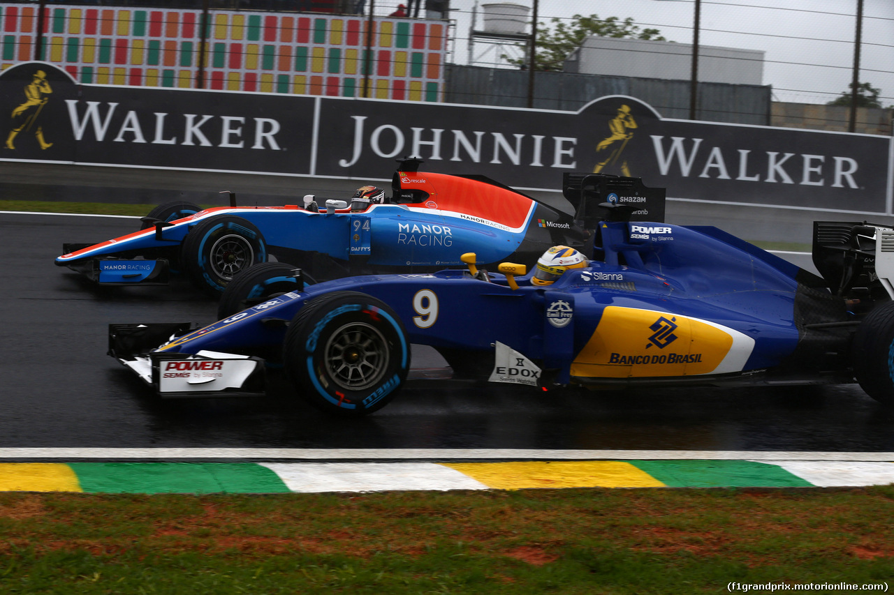 GP BRASILE, 13.11.2016 - Gara, Pascal Wehrlein (GER) Manor Racing MRT05 e Marcus Ericsson (SUE) Sauber C34