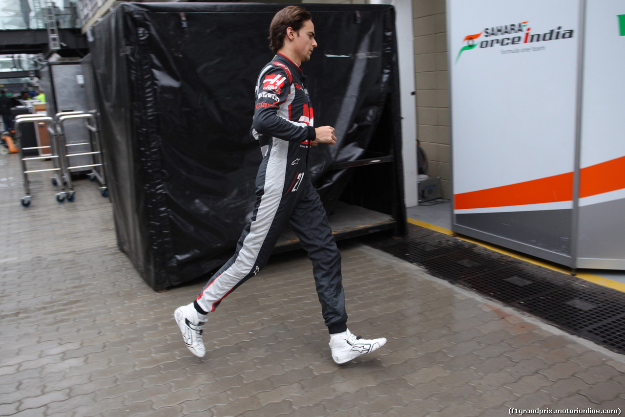 GP BRASILE, 13.11.2016 - Gara, Esteban Gutierrez (MEX) Haas F1 Team VF-16