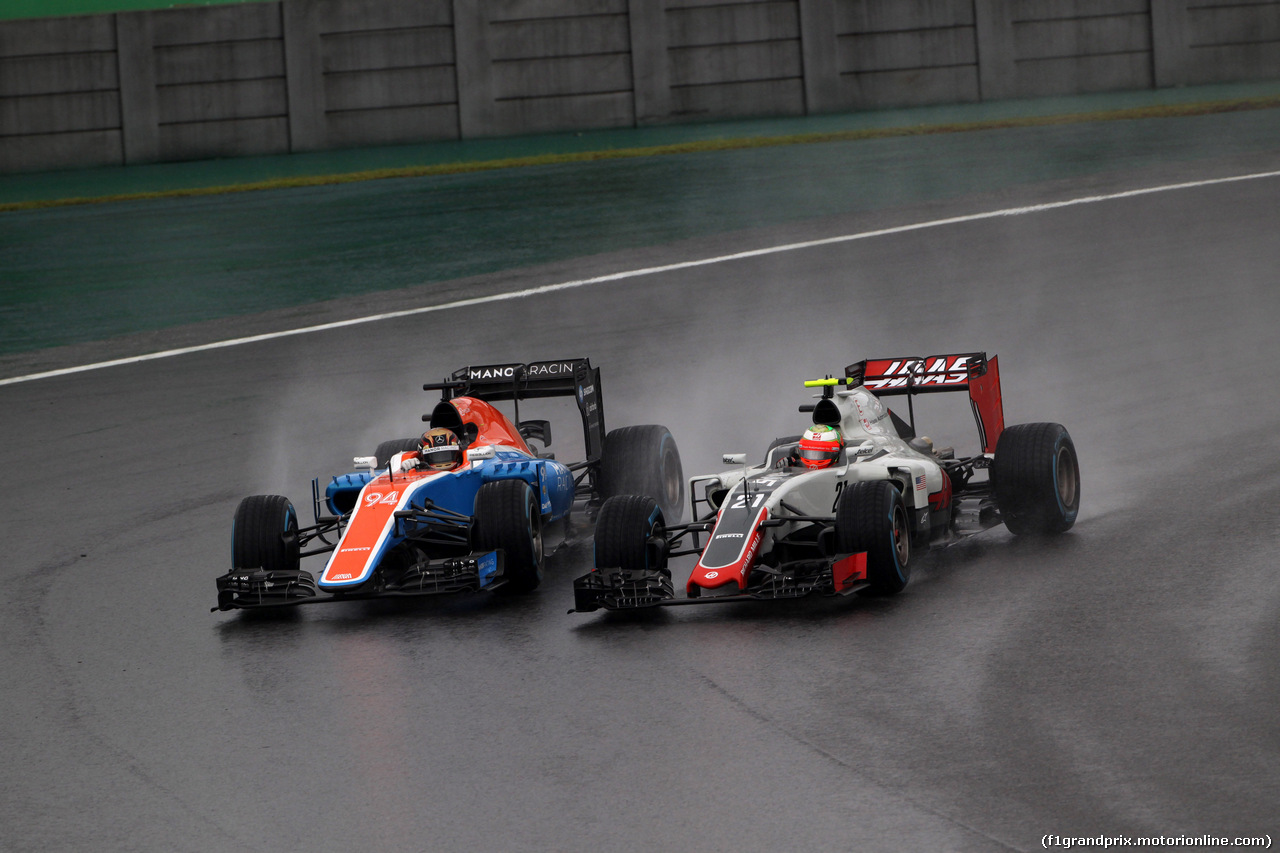 GP BRASILE, 13.11.2016 - Gara, Pascal Wehrlein (GER) Manor Racing MRT05 e Esteban Gutierrez (MEX) Haas F1 Team VF-16