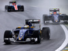 GP BRASILE, 13.11.2016 - Gara, Marcus Ericsson (SUE) Sauber C34 davanti a Felipe Nasr (BRA) Sauber C34