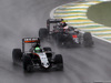 GP BRASILE, 13.11.2016 - Gara, Nico Hulkenberg (GER) Sahara Force India F1 VJM09 e Jenson Button (GBR)  McLaren Honda MP4-31