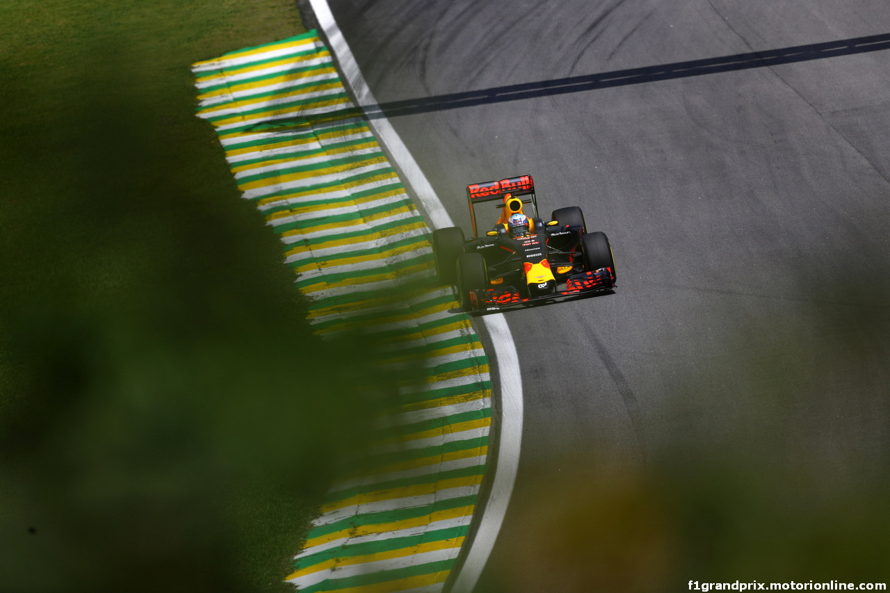 GP BRASILE, 11.11.2016 - Prove Libere 2, Daniel Ricciardo (AUS) Red Bull Racing RB12