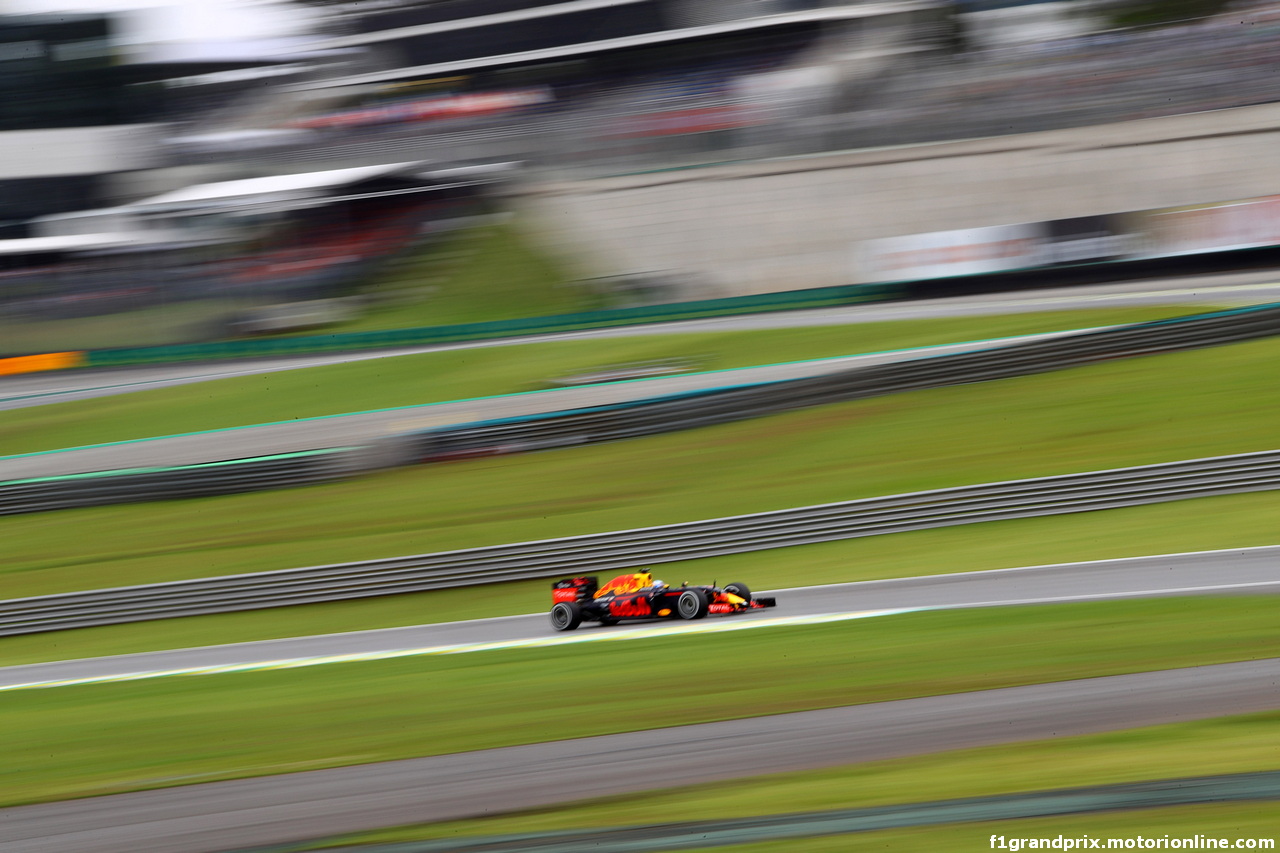 GP BRASILE, 12.11.2016 - Prove Libere 3, Daniel Ricciardo (AUS) Red Bull Racing RB12