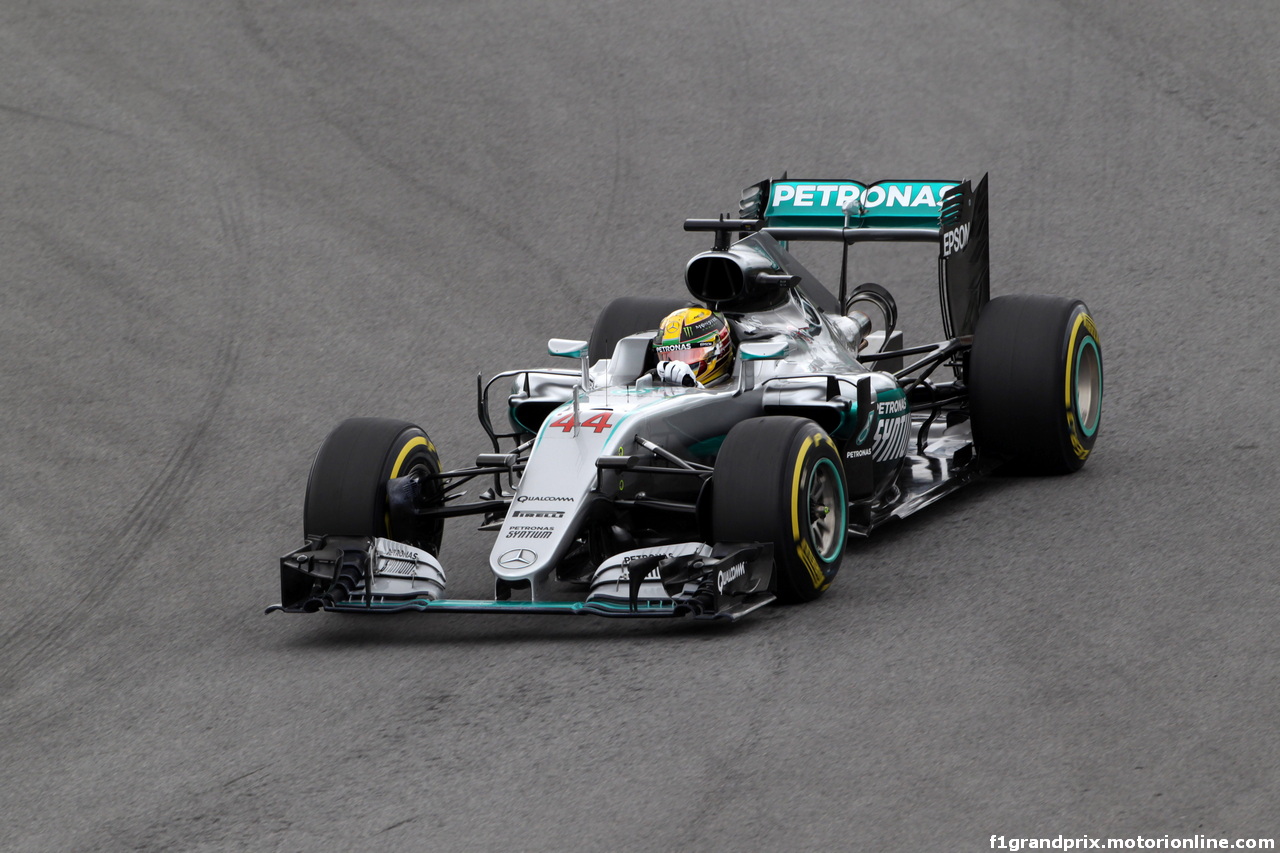 GP BRASILE, 12.11.2016 - Qualifiche, Lewis Hamilton (GBR) Mercedes AMG F1 W07 Hybrid