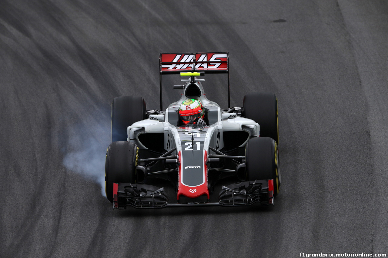 GP BRASILE, 12.11.2016 - Qualifiche, Esteban Gutierrez (MEX) Haas F1 Team VF-16