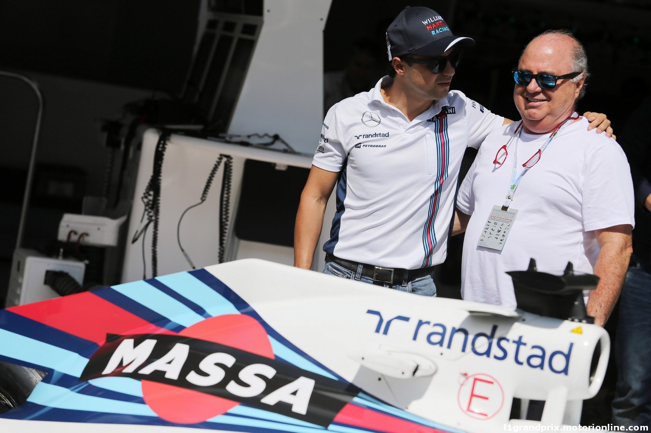 GP BRASILE, 10.11.2016 - Felipe Massa (BRA) Williams FW38 e his father Luis Antonio Massa (BRA)