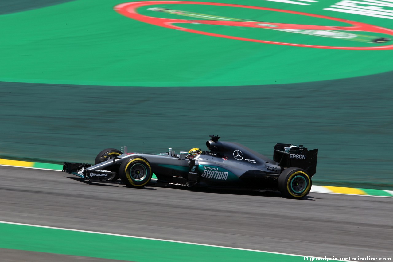 GP BRASILE, 11.11.2016 - Prove Libere 1, Lewis Hamilton (GBR) Mercedes AMG F1 W07 Hybrid