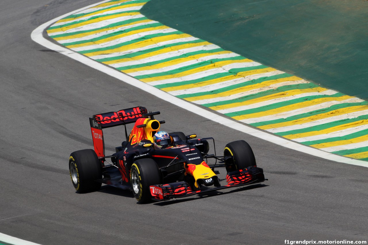 GP BRASILE, 11.11.2016 - Prove Libere 1, Daniel Ricciardo (AUS) Red Bull Racing RB12