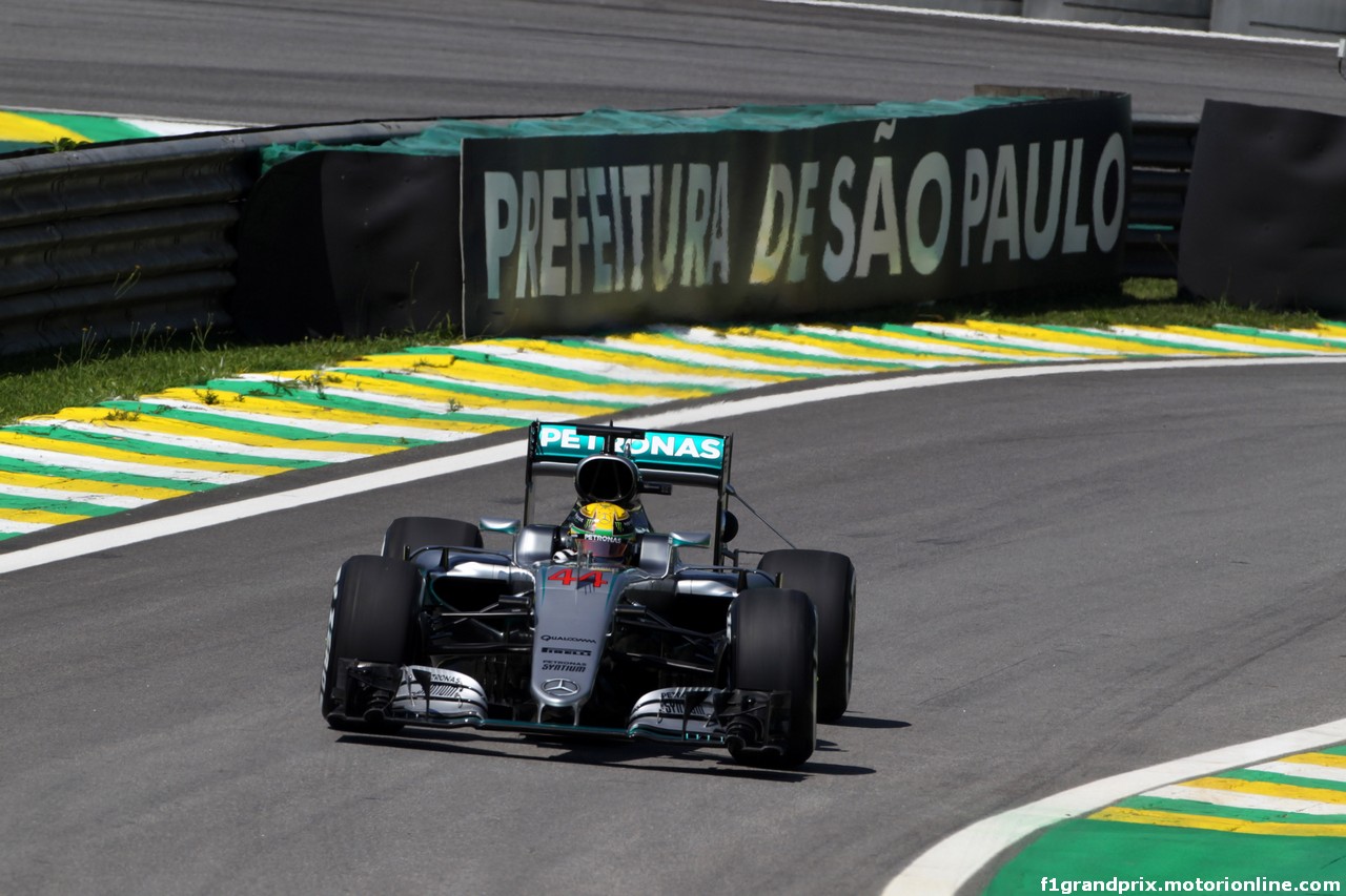 GP BRASILE, 11.11.2016 - Prove Libere 1, Lewis Hamilton (GBR) Mercedes AMG F1 W07 Hybrid