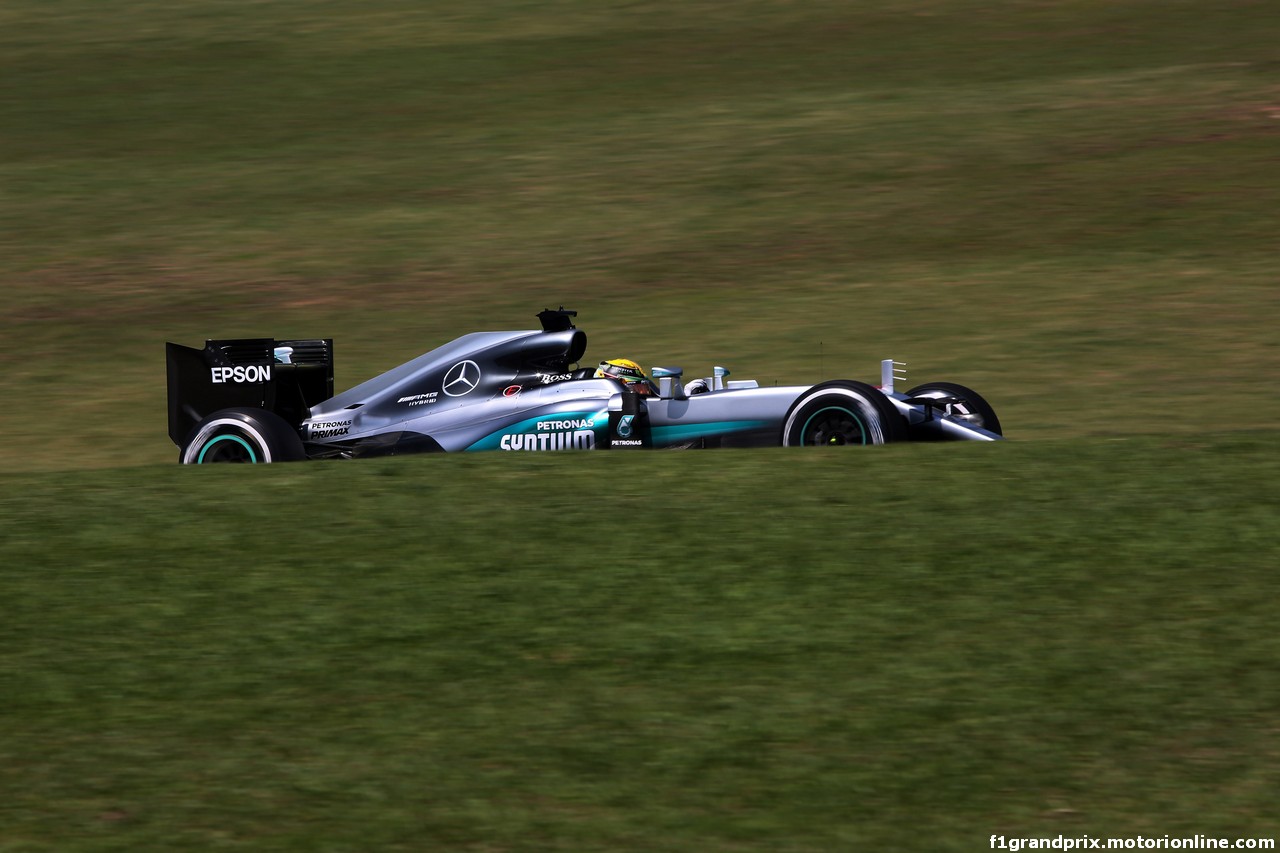 GP BRASILE, 11.11.2016 - Prove Libere 1, Lewis Hamilton (GBR) Mercedes AMG F1 W07 Hybrid