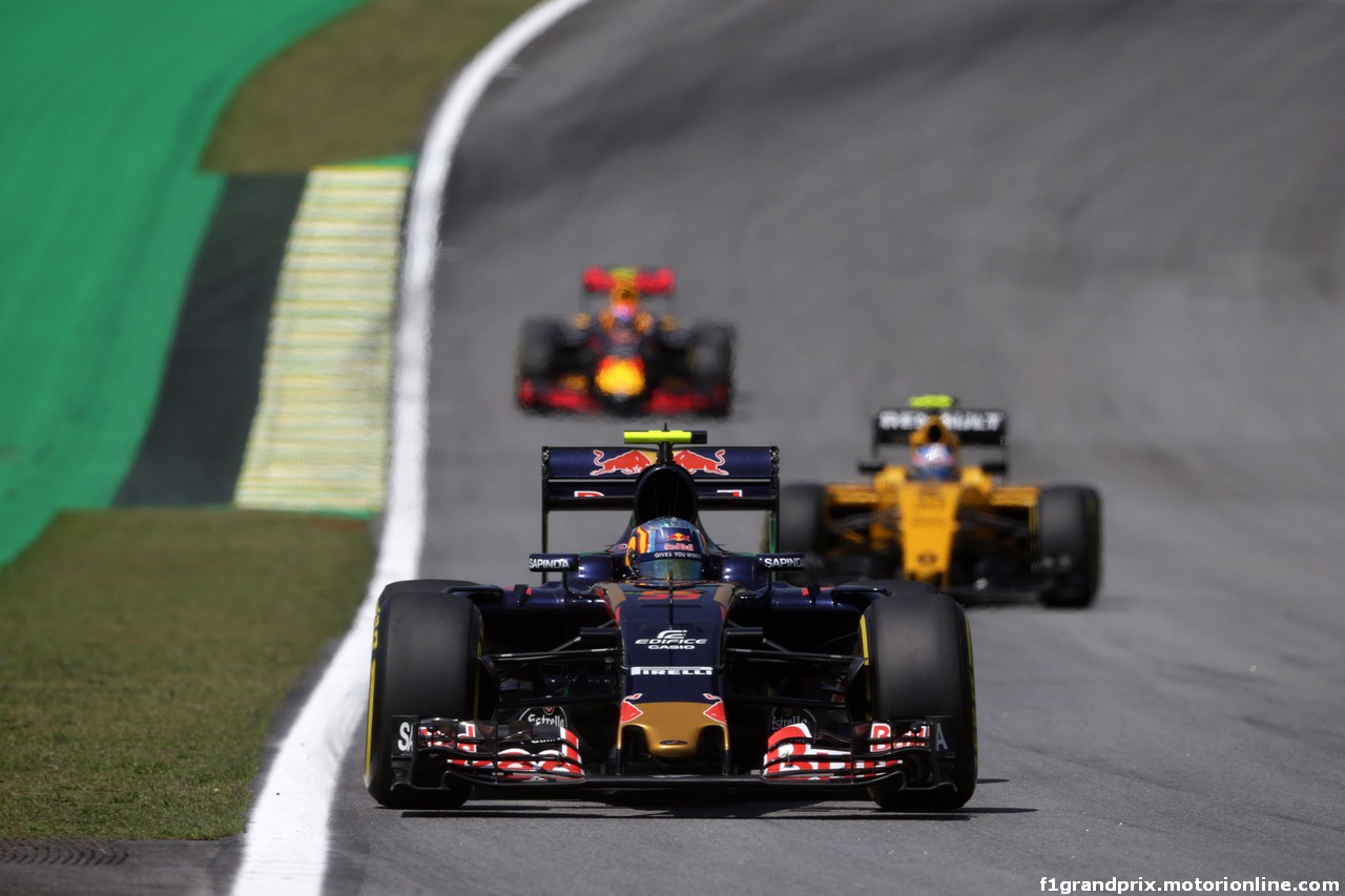 GP BRASILE, 11.11.2016 - Prove Libere 1, Carlos Sainz Jr (ESP) Scuderia Toro Rosso STR11