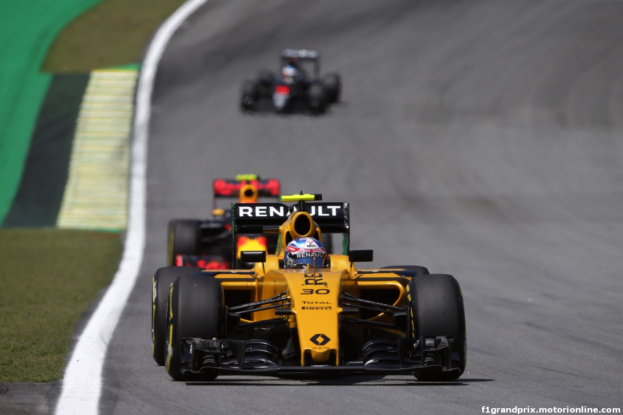 GP BRASILE, 11.11.2016 - Prove Libere 1, Jolyon Palmer (GBR) Renault Sport F1 Team RS16