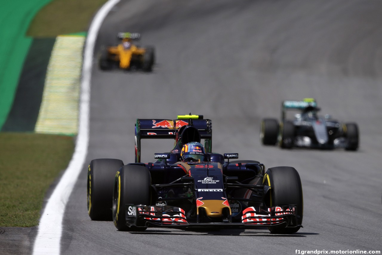 GP BRASILE, 11.11.2016 - Prove Libere 1, Carlos Sainz Jr (ESP) Scuderia Toro Rosso STR11