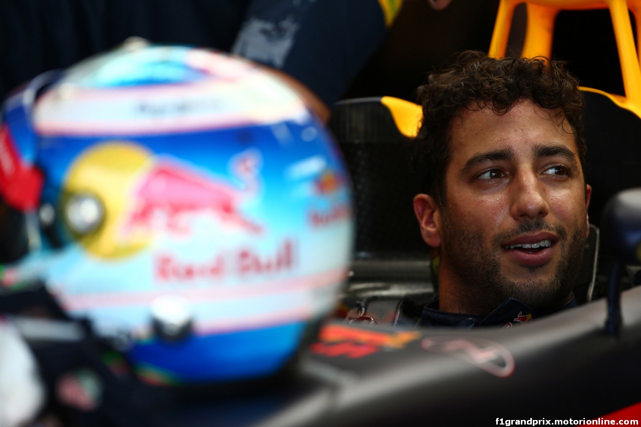 GP BRASILE, 11.11.2016 - Prove Libere 1, Daniel Ricciardo (AUS) Red Bull Racing RB12