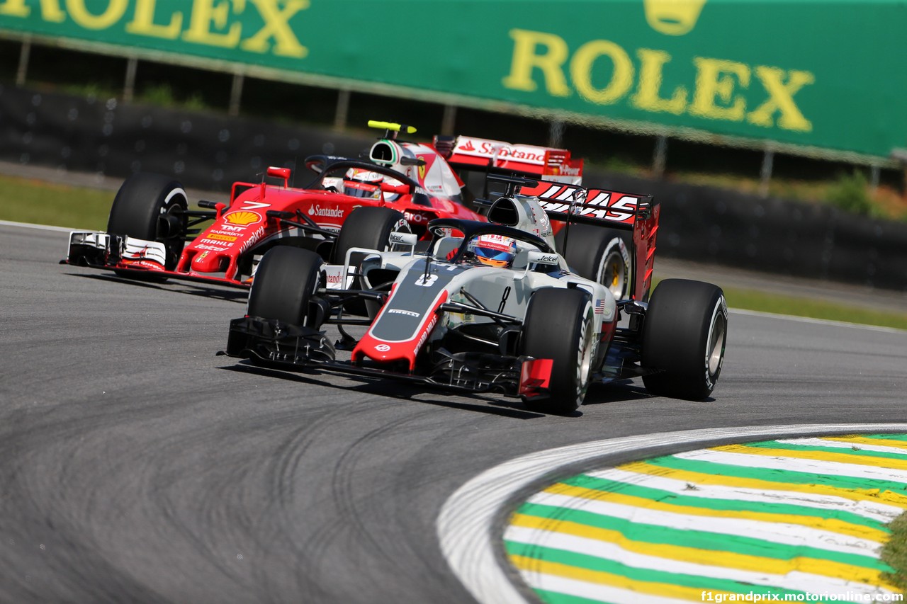 GP BRASILE, 11.11.2016 - Prove Libere 1, Kimi Raikkonen (FIN) Ferrari SF16-H e Romain Grosjean (FRA) Haas F1 Team VF-16 with Halo.