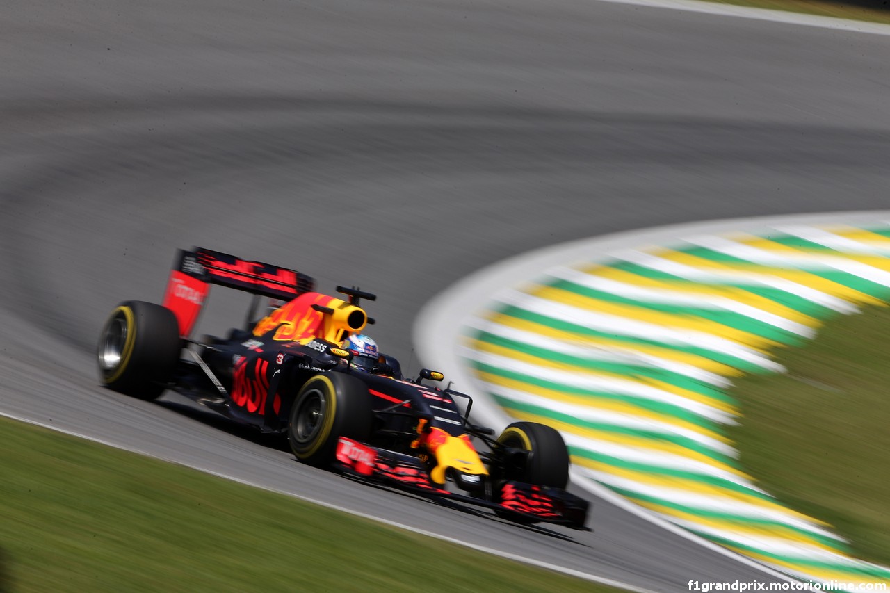 GP BRASILE, 11.11.2016 - Prove Libere 1, Daniel Ricciardo (AUS) Red Bull Racing RB12