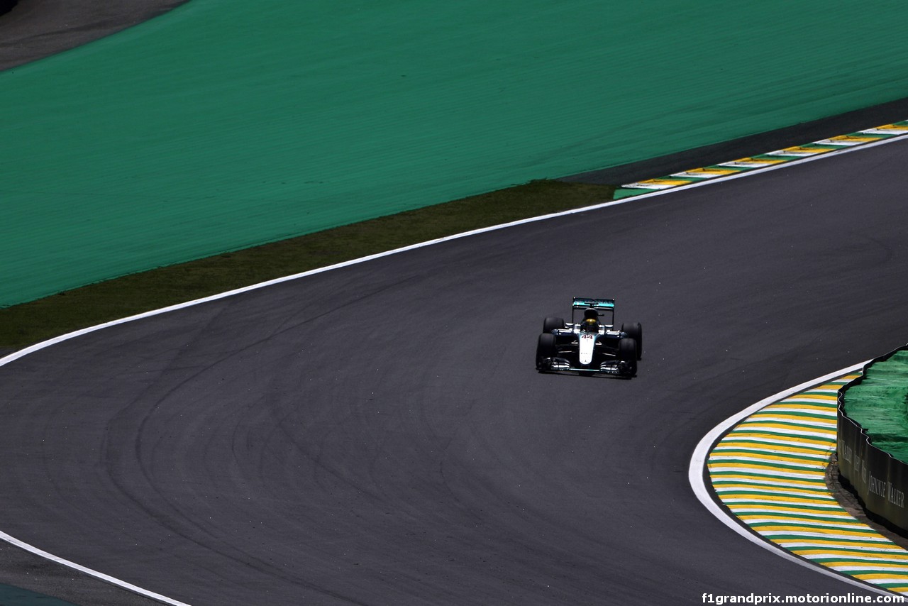 GP BRASILE, 11.11.2016 - Prove Libere 1, Lewis Hamilton (GBR) Mercedes AMG F1 W07 Hybrid