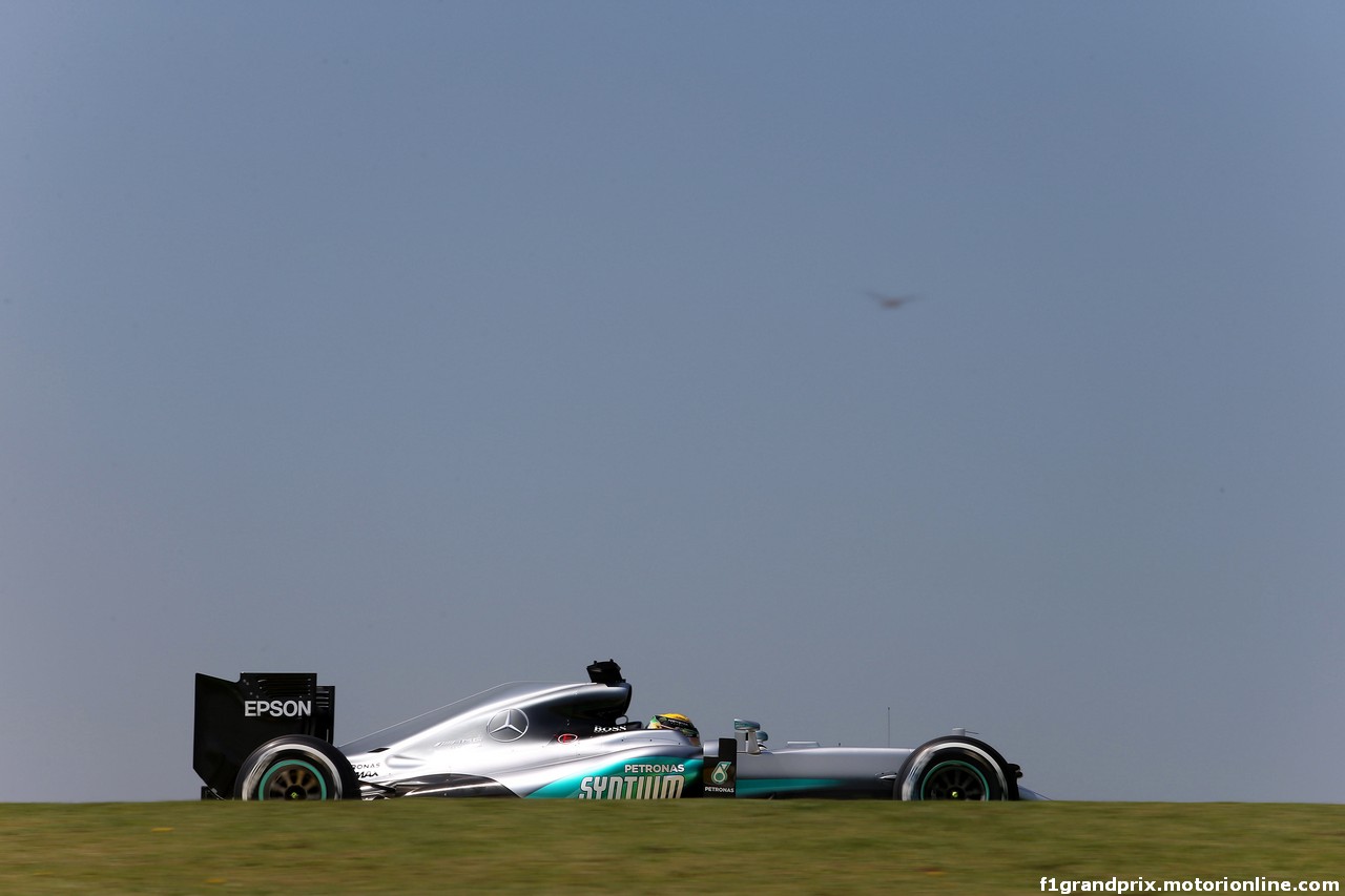 GP BRASILE, 11.11.2016 - Prove Libere 1, Lewis Hamilton (GBR) Mercedes AMG F1 W07 Hybrid