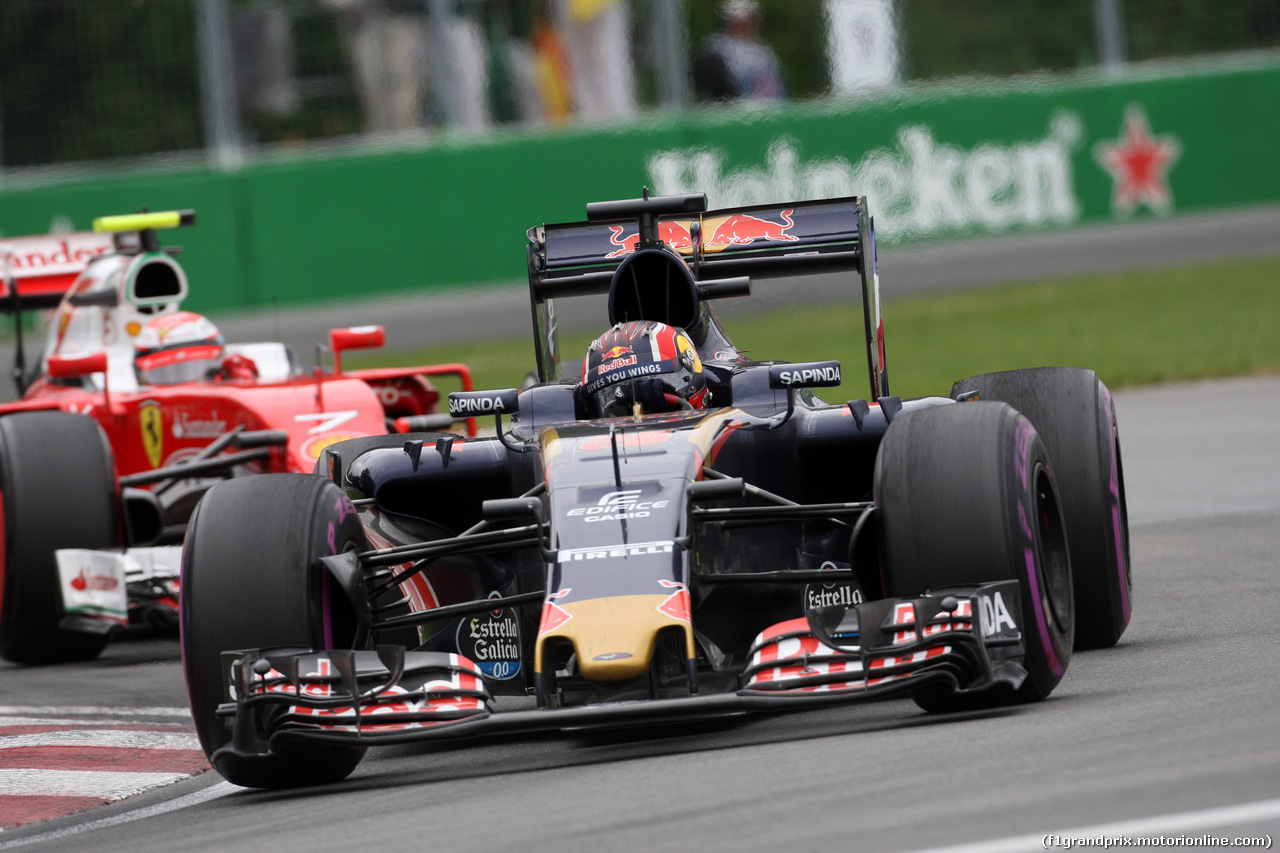 GP CANADA, 12.06.2016 - Gara, Daniil Kvyat (RUS) Scuderia Toro Rosso STR11 e Kimi Raikkonen (FIN) Ferrari SF16-H