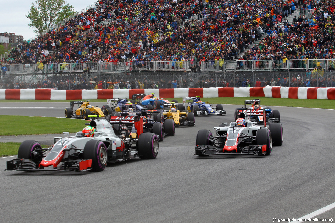 GP CANADA, 12.06.2016 - Gara, Start of the race, Esteban Gutierrez (MEX) Haas F1 Team VF-16 e Romain Grosjean (FRA) Haas F1 Team VF-16