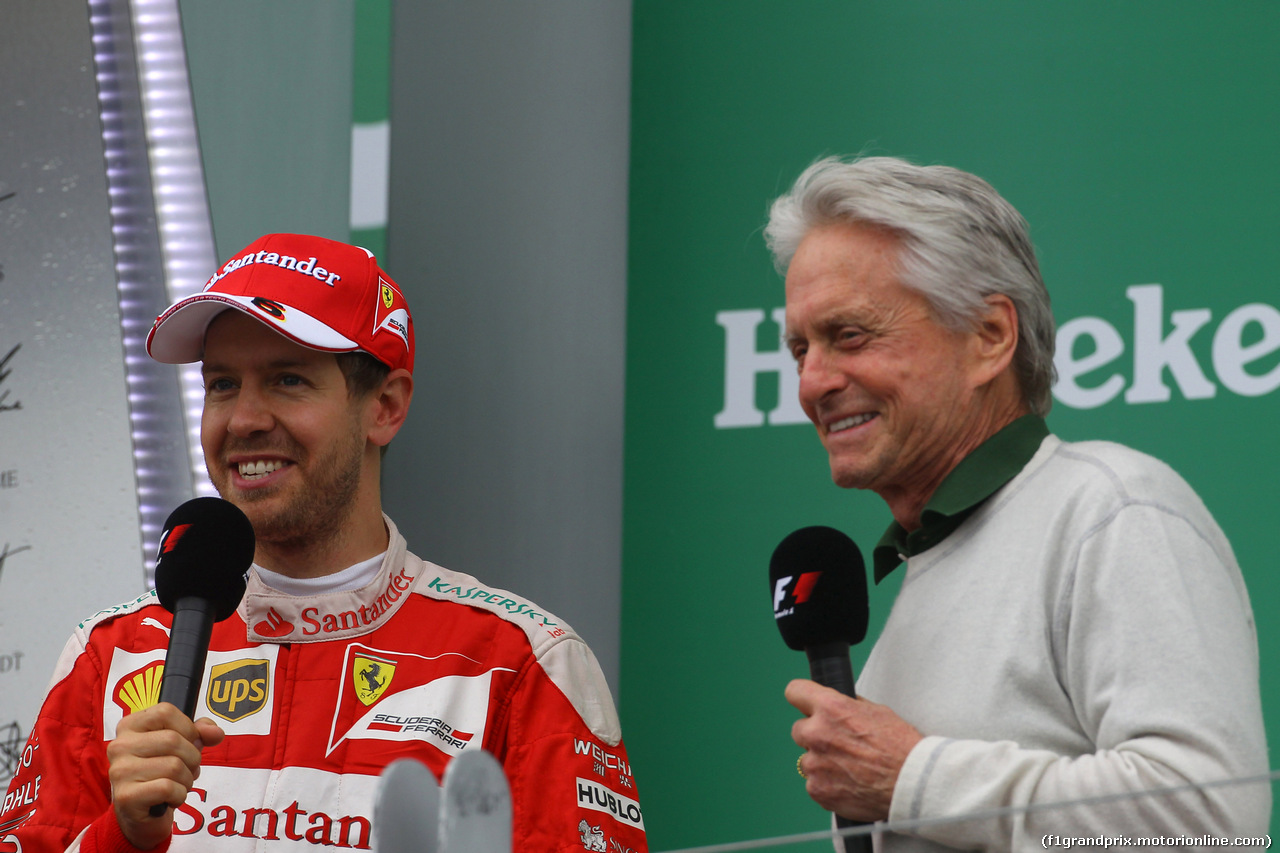 GP CANADA, 12.06.2016 - Gara, Sebastian Vettel (GER) Ferrari SF16-H e Michael Douglas (USA), Actor