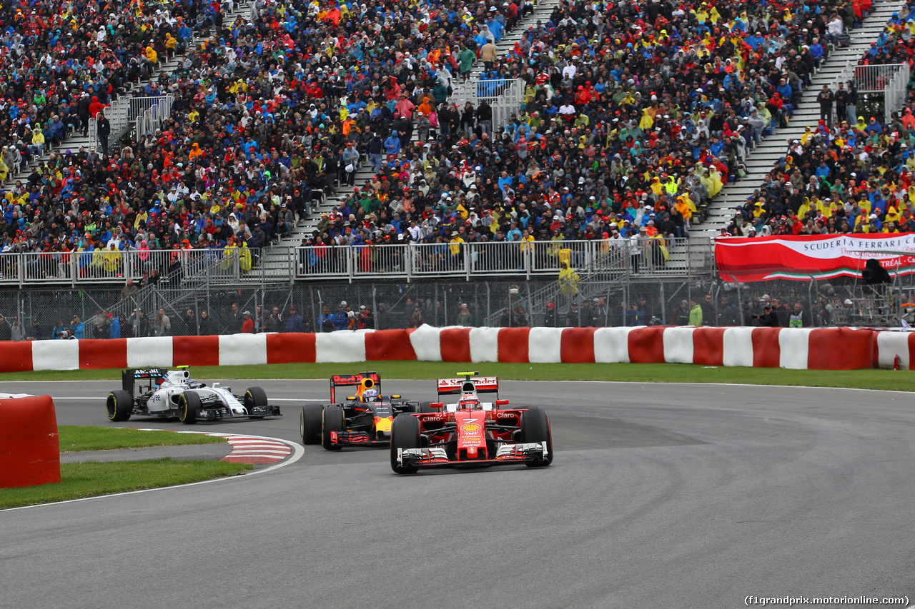GP CANADA, 12.06.2016 - Gara, Kimi Raikkonen (FIN) Ferrari SF16-H davanti a Daniel Ricciardo (AUS) Red Bull Racing RB12