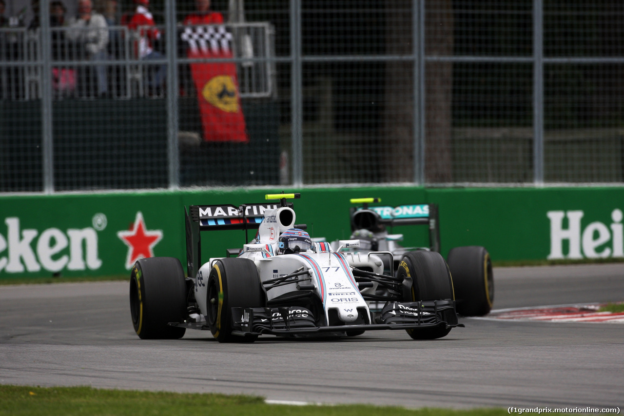 GP CANADA, 12.06.2016 - Gara, Valtteri Bottas (FIN) Williams FW38 davanti a Nico Rosberg (GER) Mercedes AMG F1 W07 Hybrid