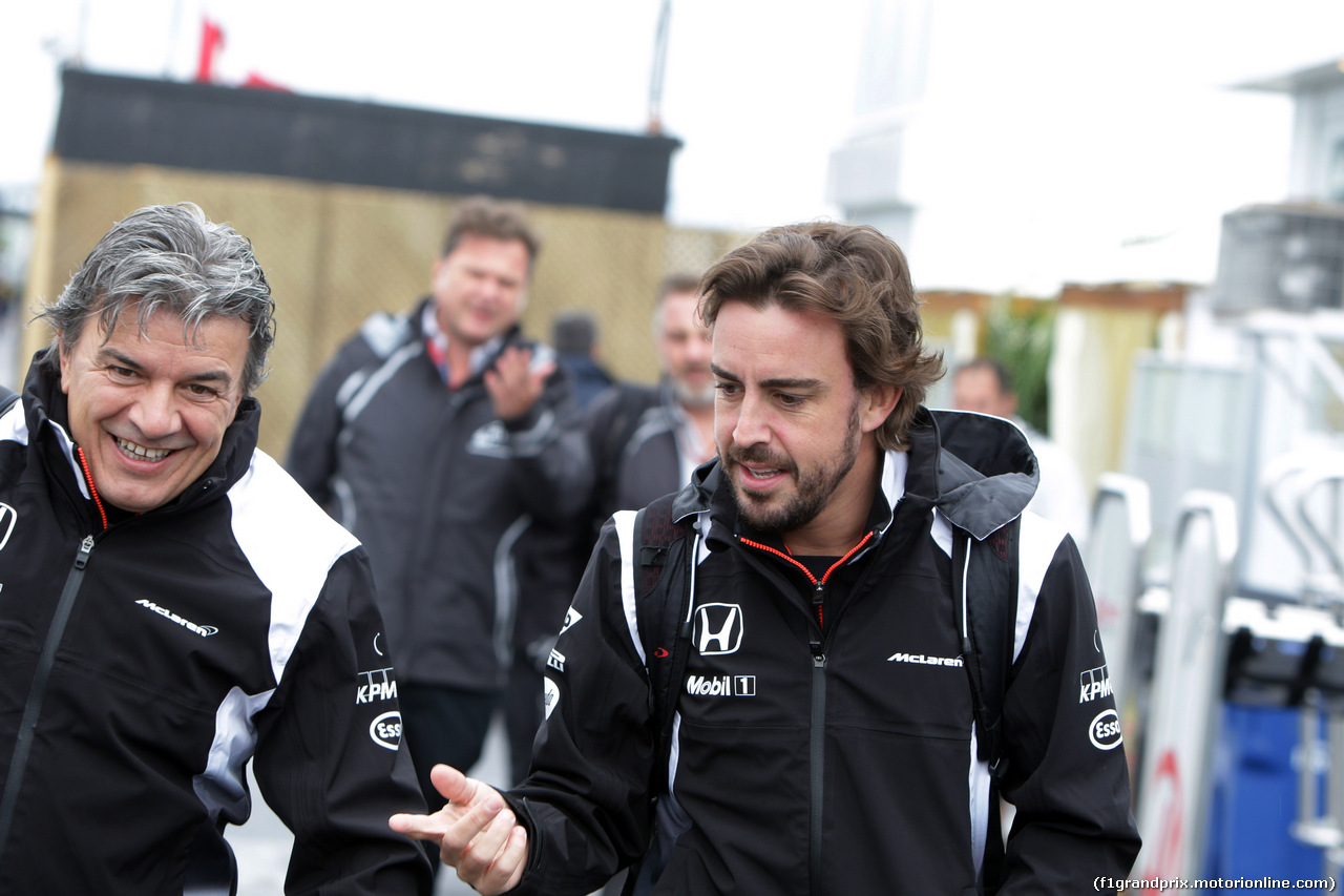 GP CANADA, 09.06.2016 - Fabrizio Borra (ITA), physiotherapist of Fernando Alonso (ESP) e Fernando Alonso (ESP) McLaren Honda MP4-31