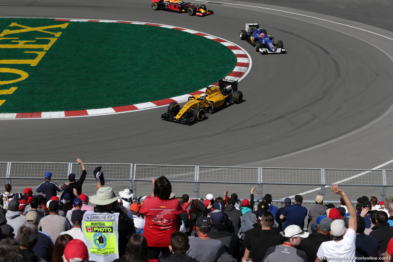 GP CANADA, 10.06.2016 - Prove Libere 1, Kevin Magnussen (DEN) Renault Sport F1 Team RS16 e Felipe Nasr (BRA) Sauber C34