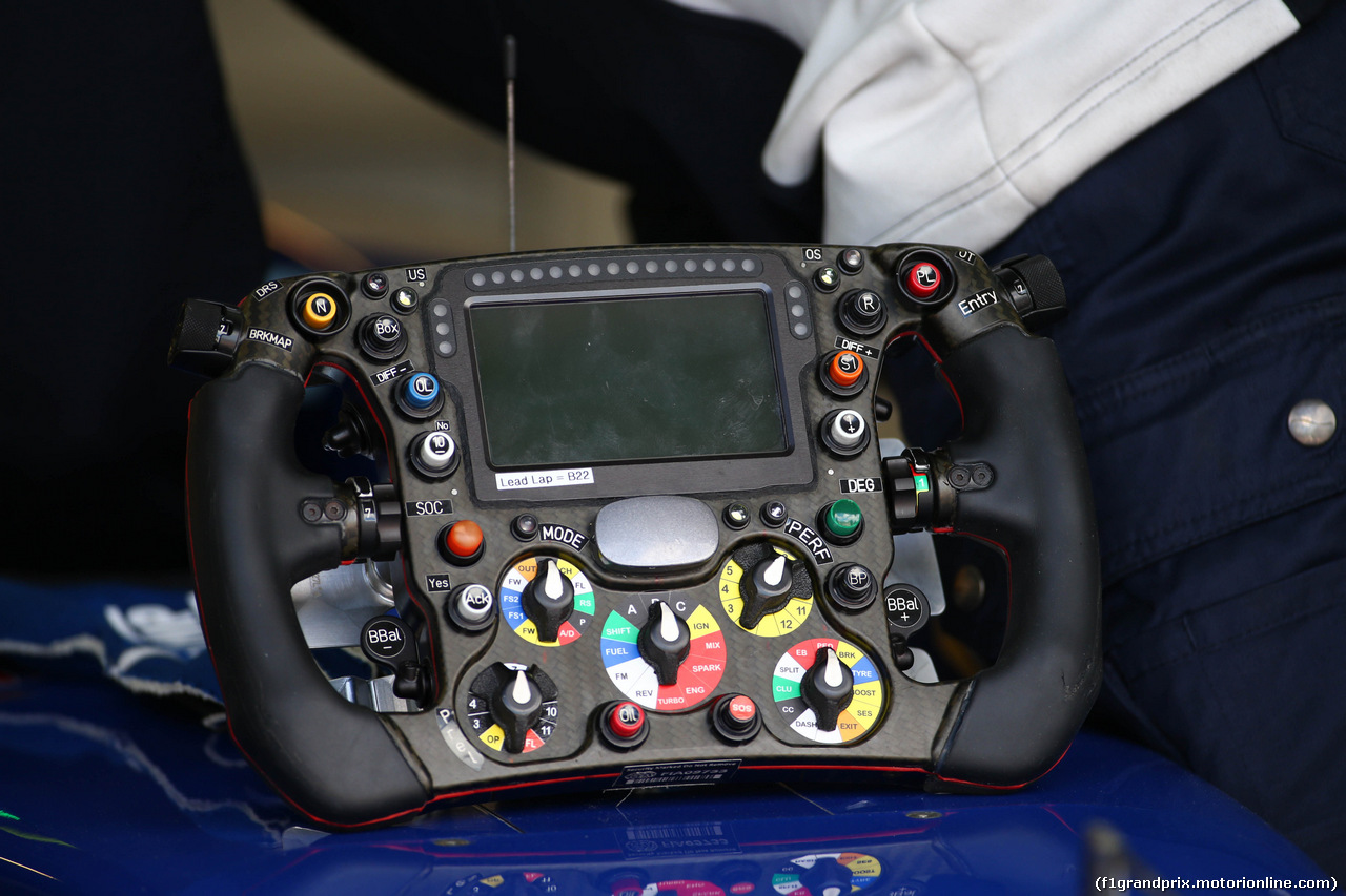 GP CANADA, 10.06.2016 - Prove Libere 1, Sauber C34 steering wheel