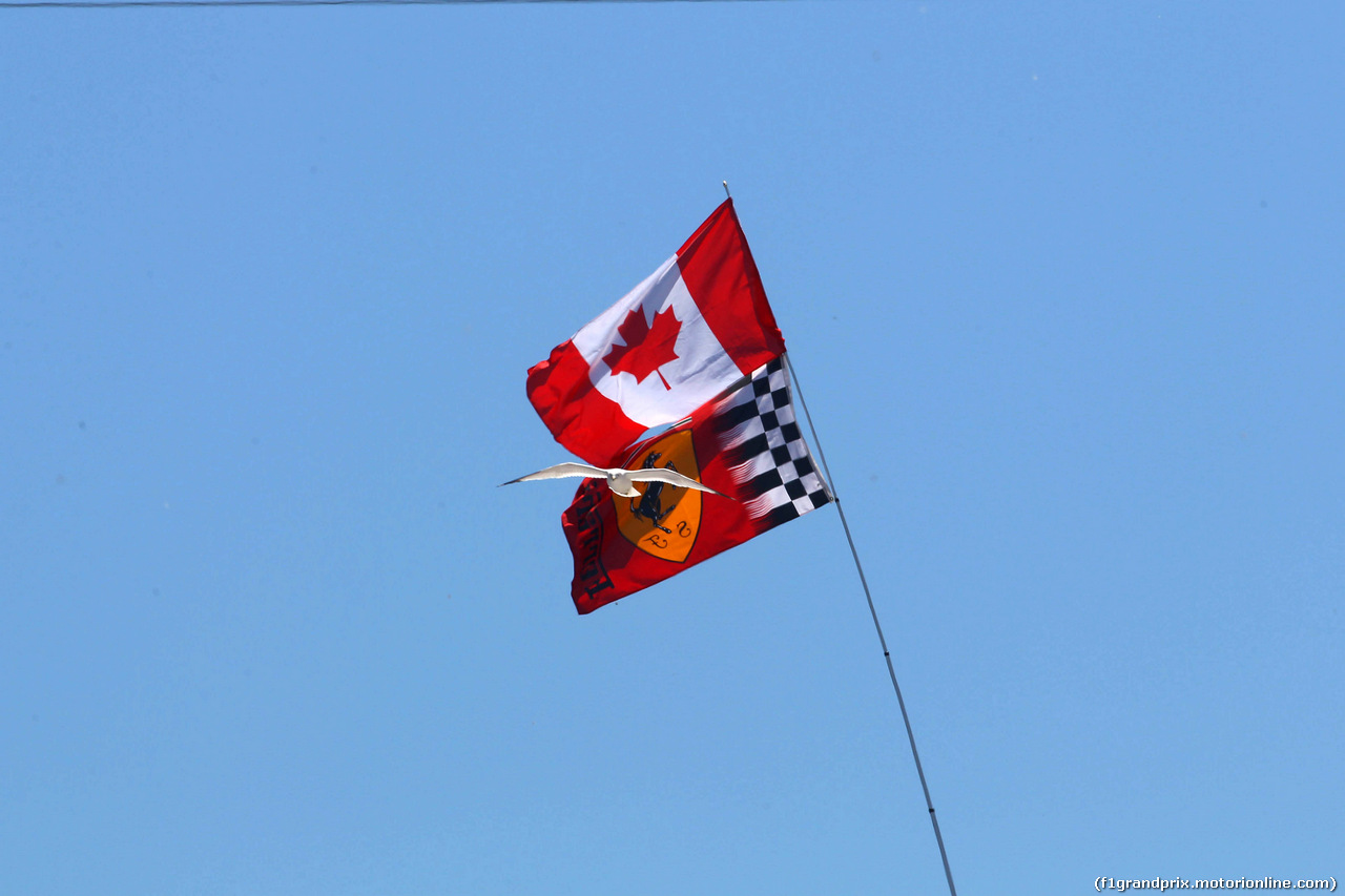 GP CANADA, 10.06.2016 - Prove Libere 2, Canada e Ferrari flags with a bird.