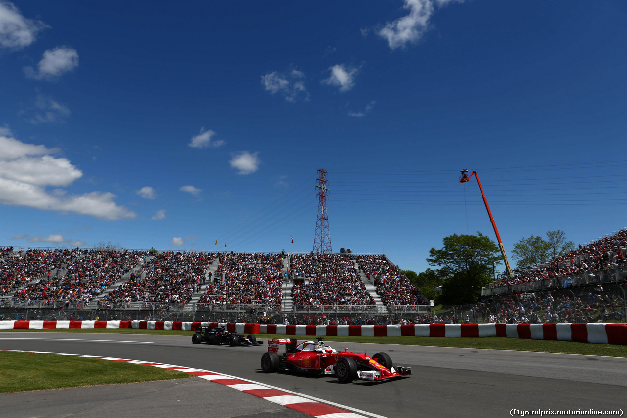 GP CANADA, 10.06.2016 - Prove Libere 2, Sebastian Vettel (GER) Ferrari SF16-H e Fernando Alonso (ESP) McLaren Honda MP4-31