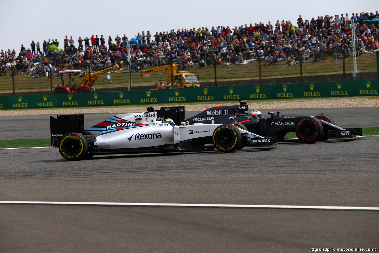 GP CINA, 17.04.2016 - Gara, Felipe Massa (BRA) Williams FW38 e Jenson Button (GBR)  McLaren Honda MP4-31